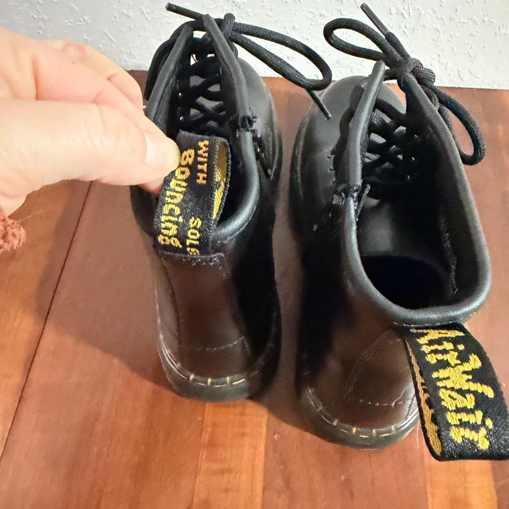 Dr. Martens Zavala Black Leather Lace Up Side Zip Combat Boot Kids 4M EUC